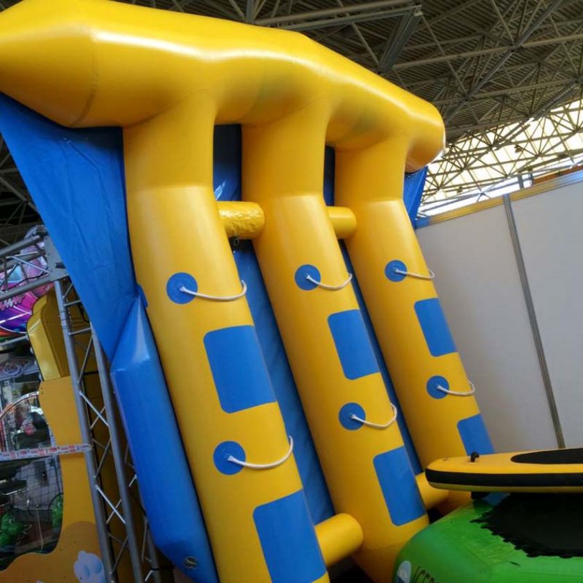 Inflatable Flying Fish (4)